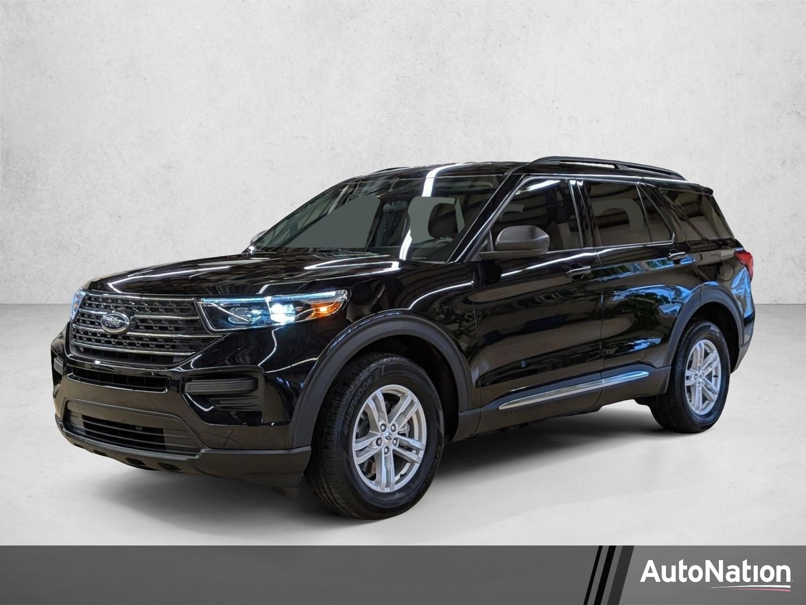 2023 Ford Explorer XLT 4WD's photo
