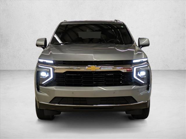 2025 Chevrolet Suburban LS photo 2