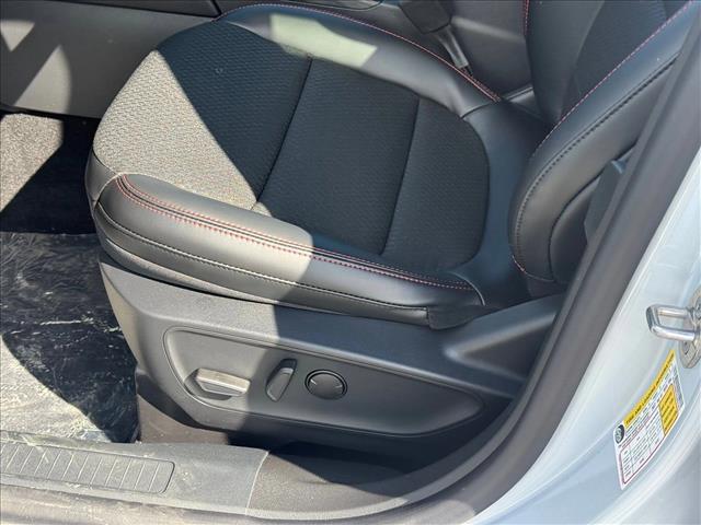 2025 Ford Escape ST-Line photo 4