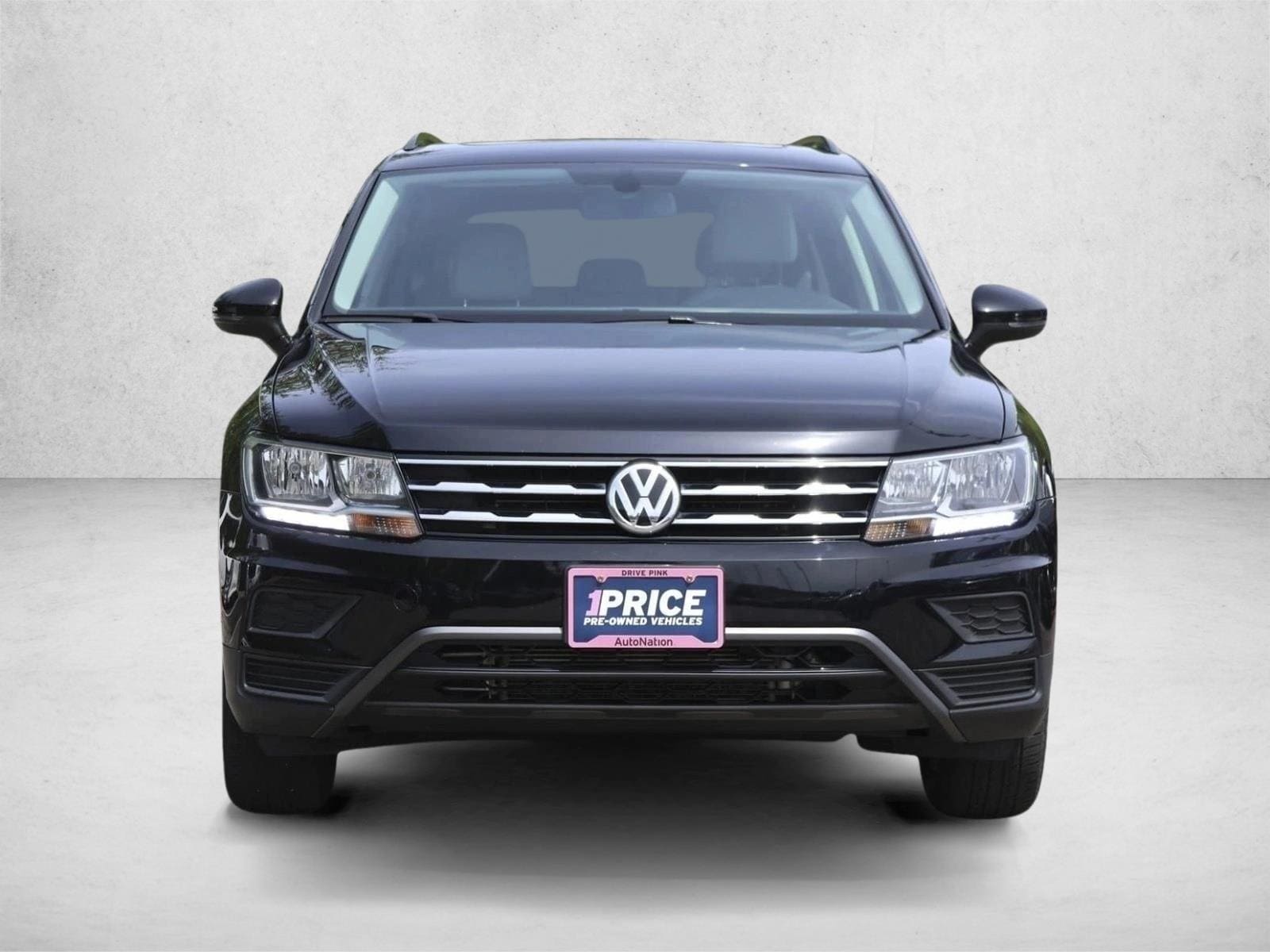 Used 2018 Volkswagen Tiguan SE with VIN 3VV2B7AX9JM198004 for sale in Amherst, OH