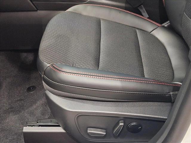 2025 Ford Escape ST-Line photo 4