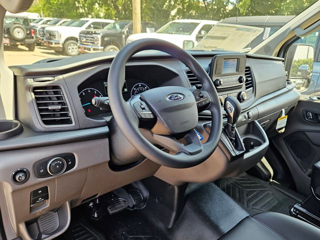 2025 Ford Transit photo 3
