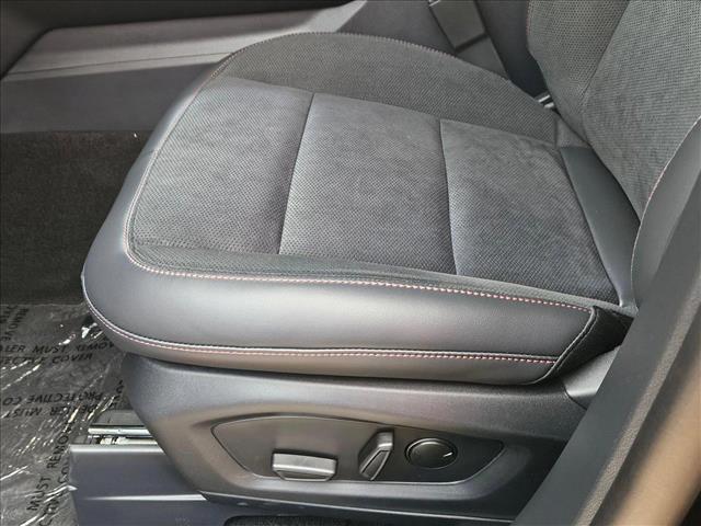 2025 Ford Explorer ST photo 4