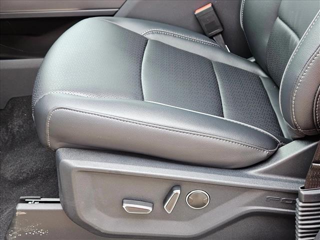 2025 Ford F-150 Lariat photo 4