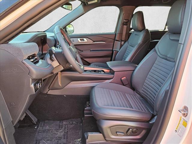 2026 Ford Explorer ST-Line photo 4