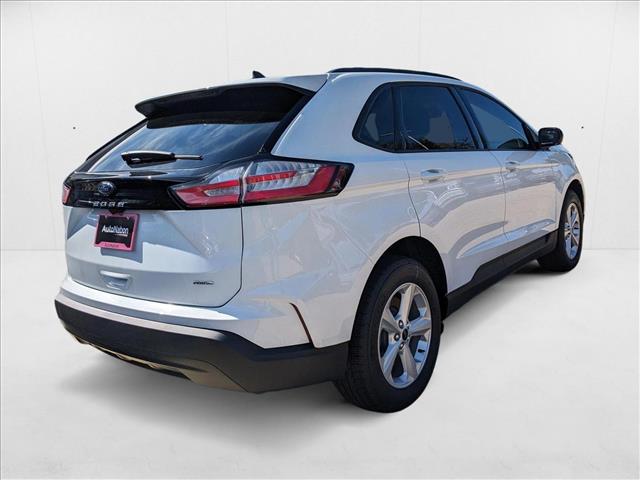 2024 Ford Edge SE photo 2