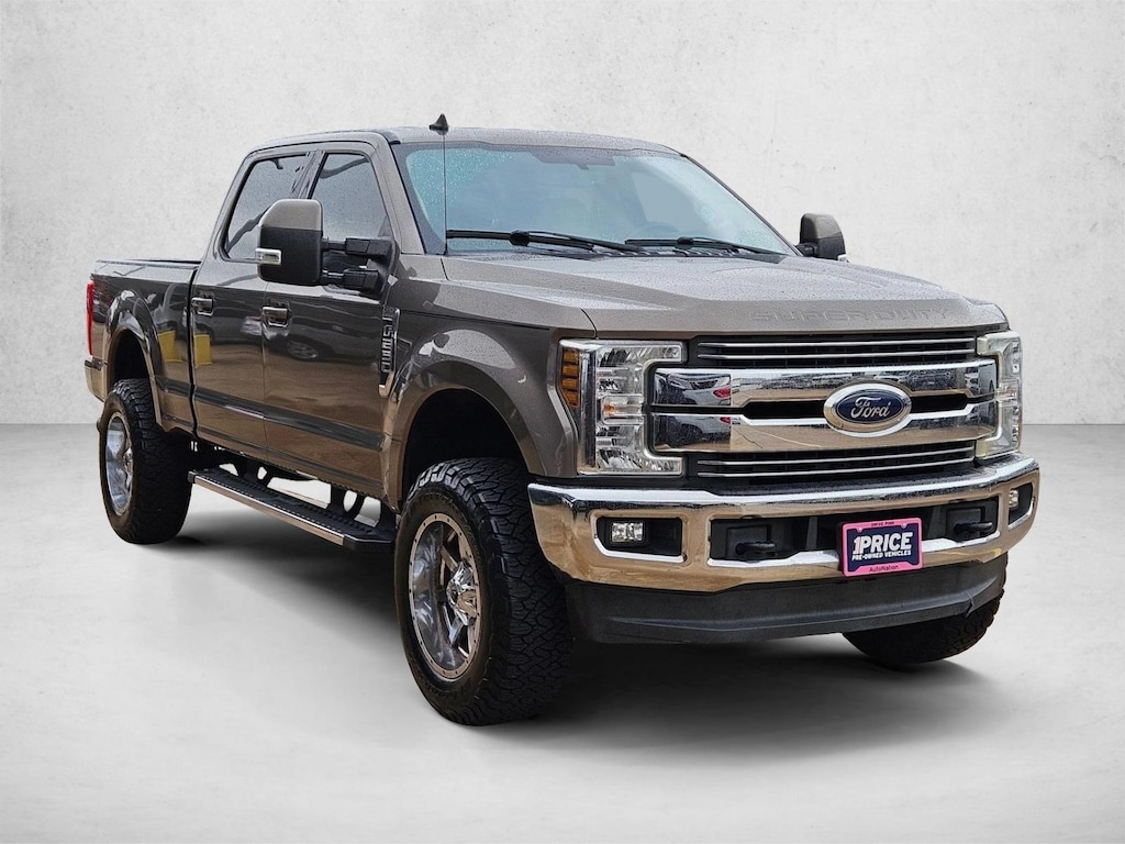 Used 2019 Ford F-250 LARIAT Truck Crew Cab