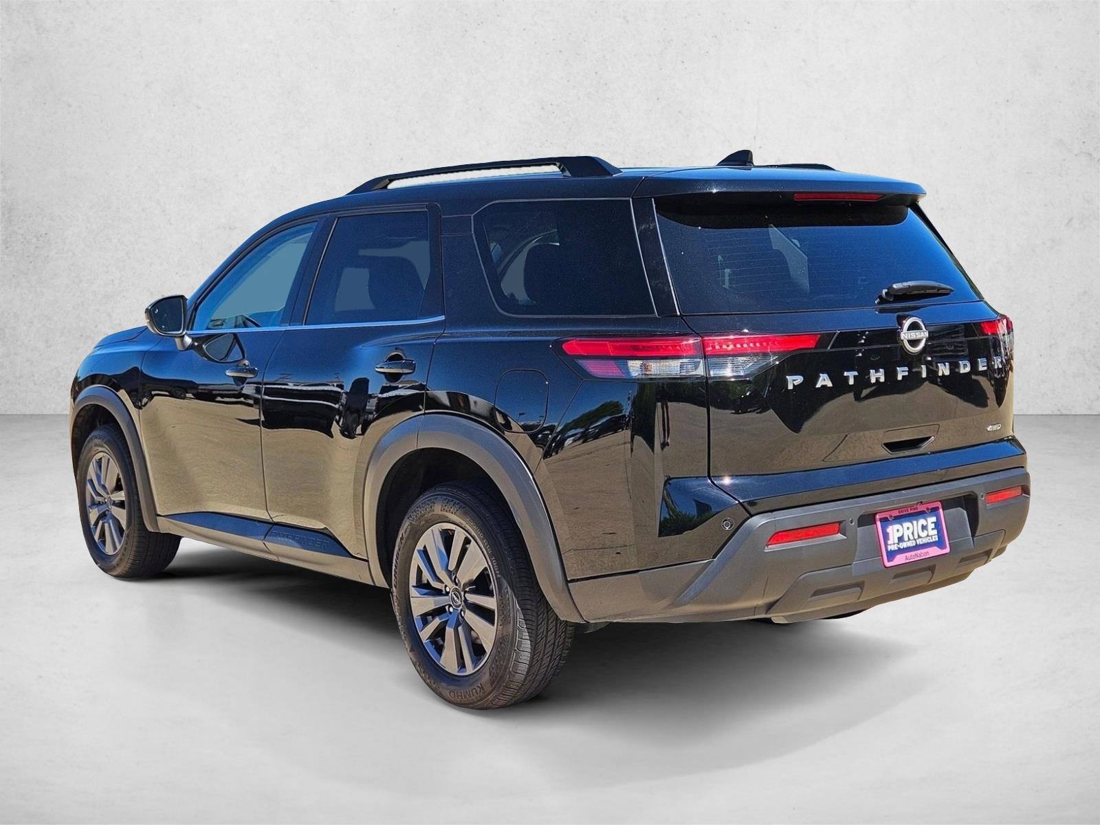 2025 Nissan Pathfinder SV - Photo 8