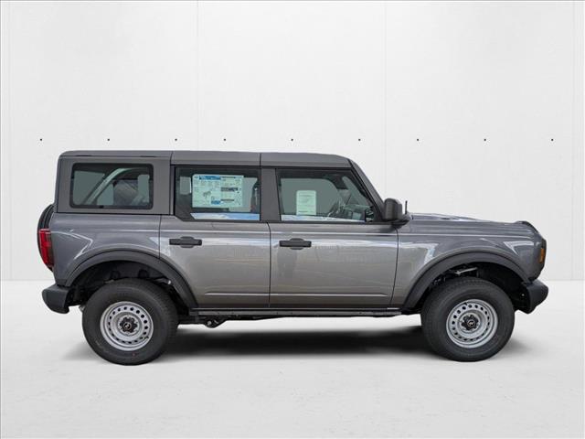 2025 Ford Bronco Base photo 3