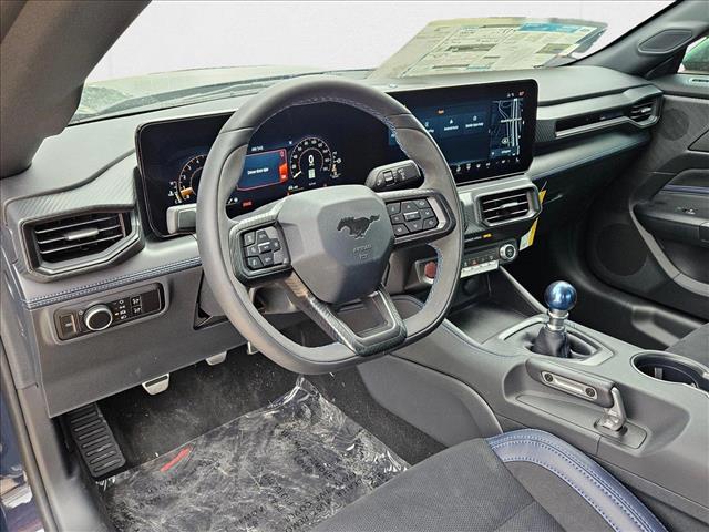 2025 Ford Mustang Dark Horse Deluxe photo 3