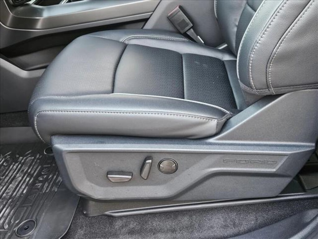 New 2025 Ford F-150 LARIAT Truck SuperCrew Cab