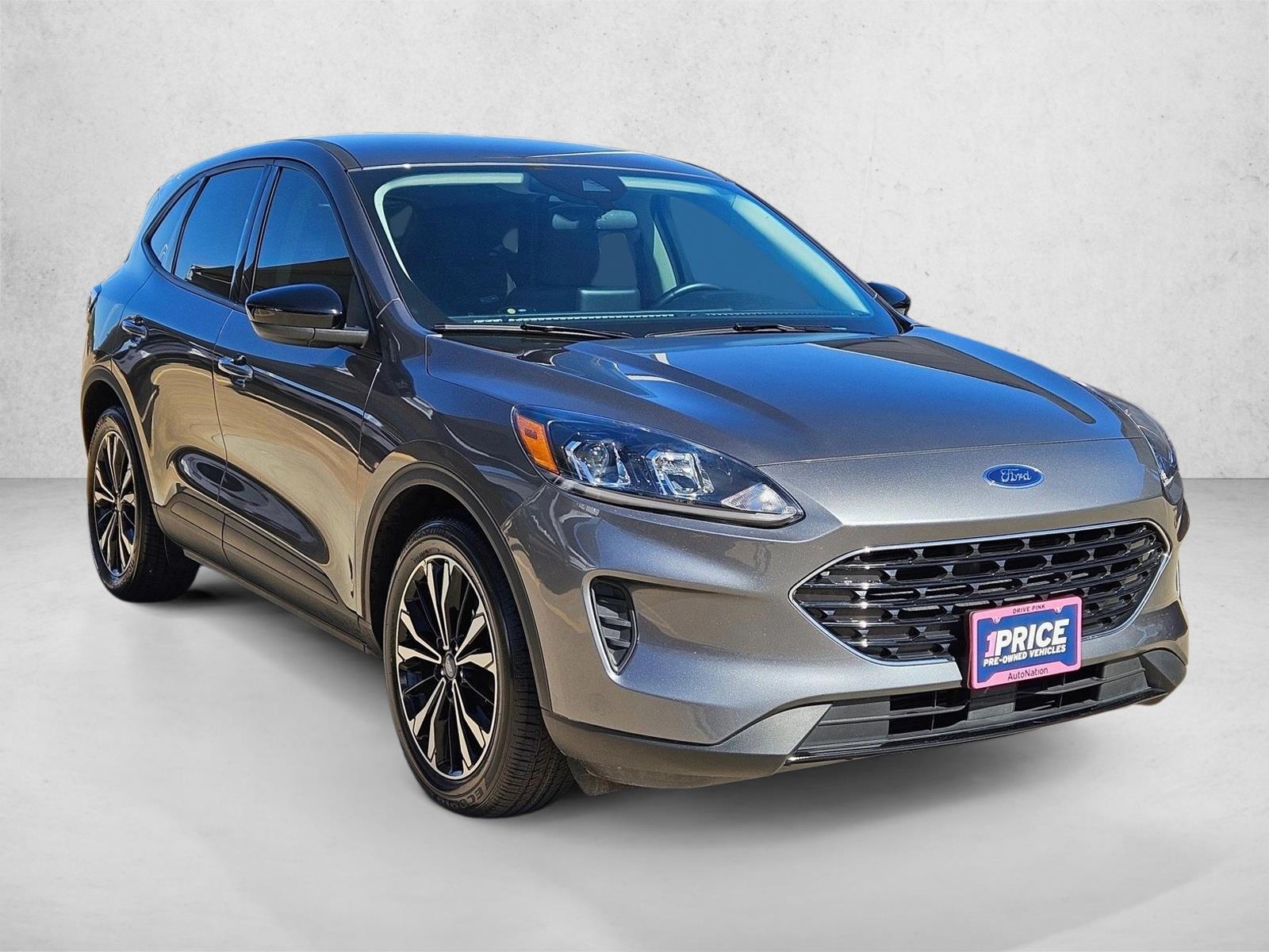 2022 Ford Escape SE photo 3