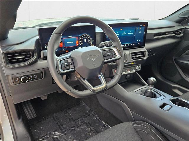 2025 Ford Mustang GT photo 3