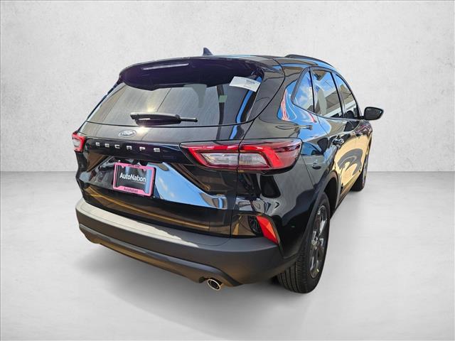 2026 Ford Escape ST-Line photo 2