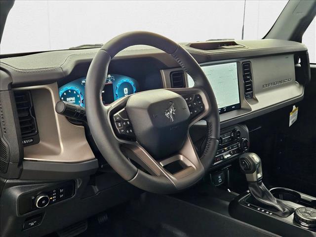 2025 Ford Bronco Outer Banks photo 3