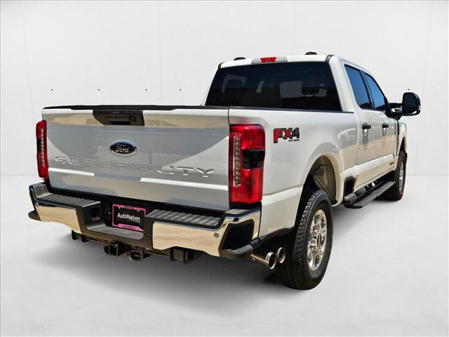 2025 Ford F-250 XLT photo 2