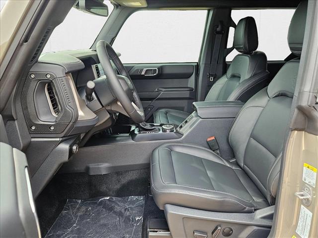2025 Ford Bronco Outer Banks photo 4