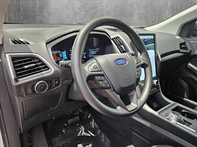 2024 Ford Edge SE photo 3