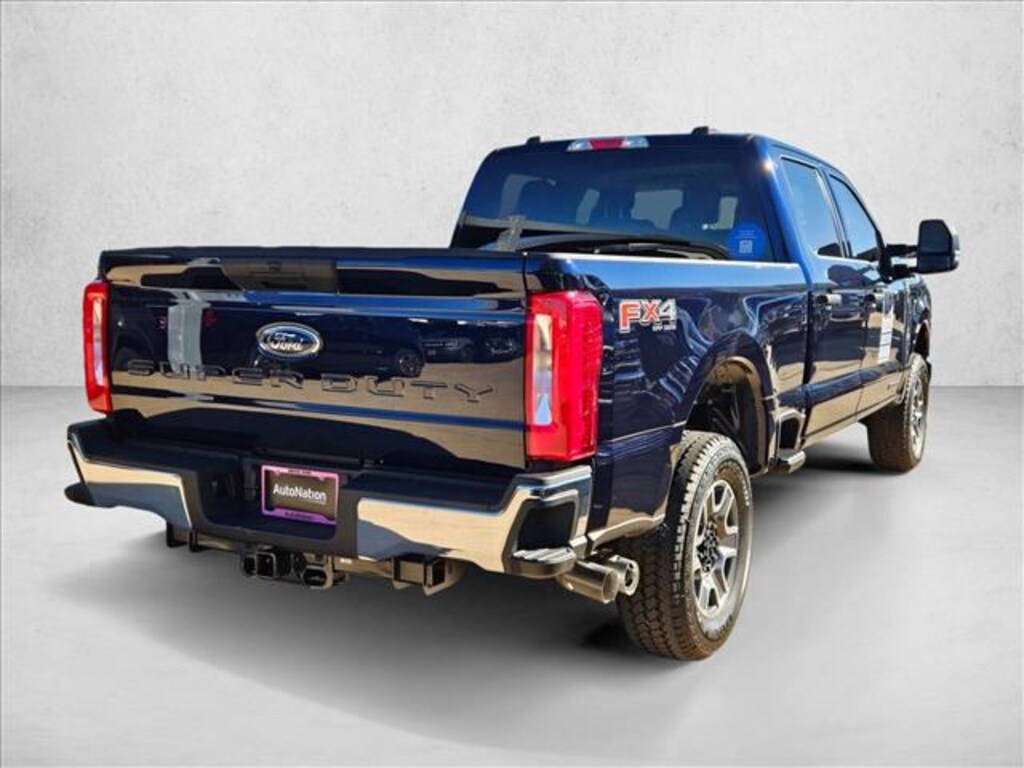 New 2025 Ford F-250 XLT Truck Crew Cab