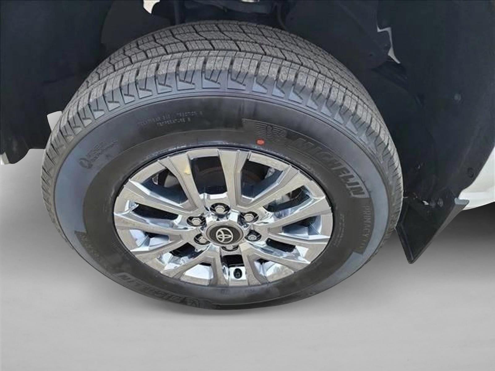 2024 Toyota Tacoma SR5 - Photo 9