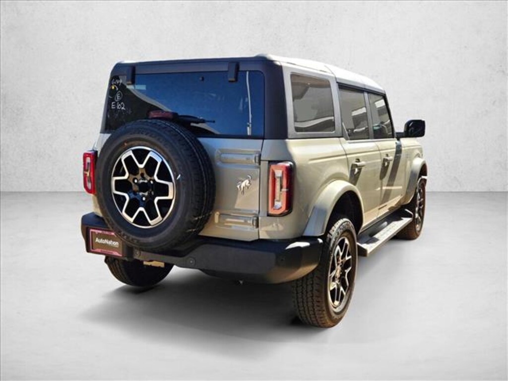 New 2025 Ford Bronco Outer Banks SUV