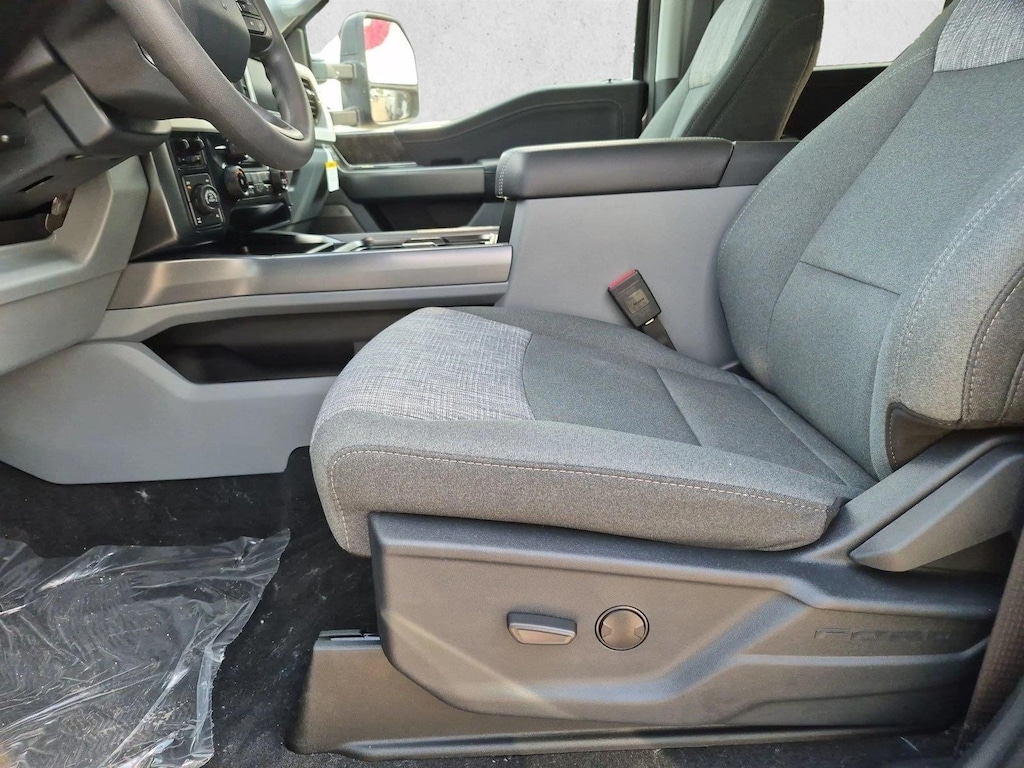 New 2026 Ford F-250 XLT Truck Crew Cab