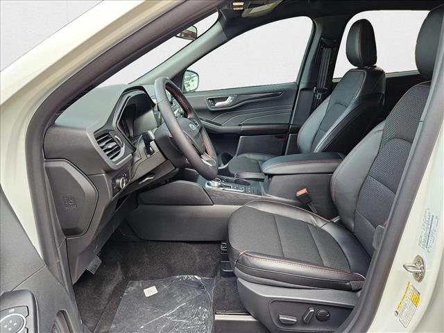 2025 Ford Escape ST-Line photo 3