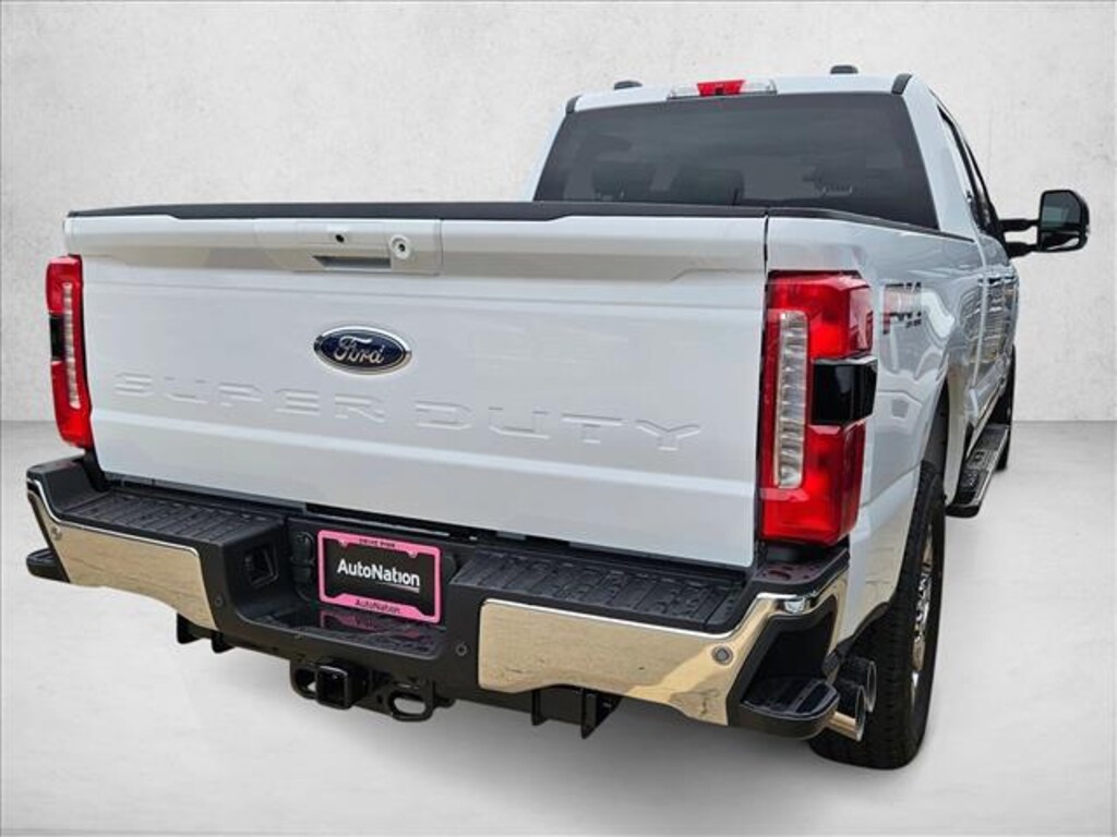 New 2026 Ford F-250 LARIAT Truck Crew Cab
