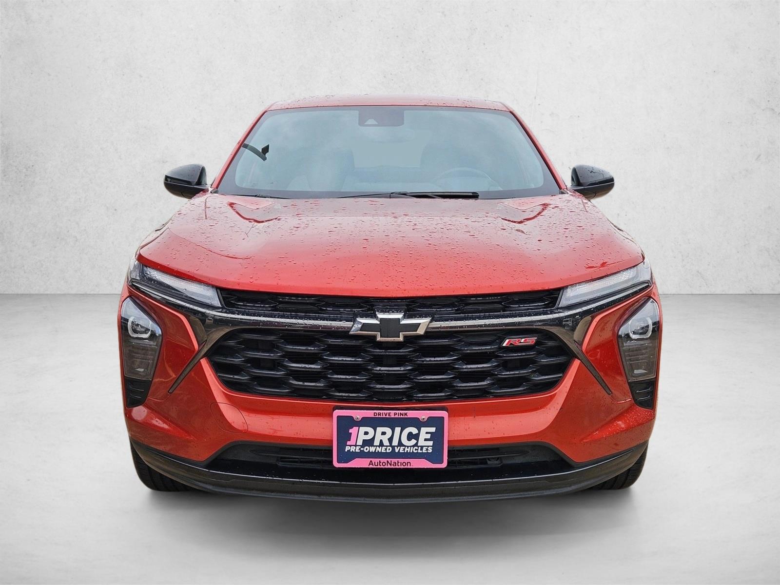 2024 Chevrolet Trax photo 2