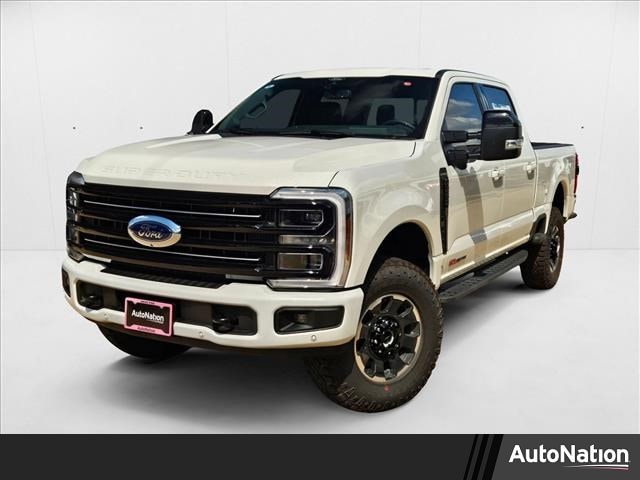 2026 Ford F-250 Super Duty Platinum's photo