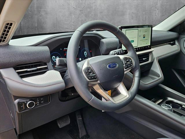 2025 Ford Explorer photo 3