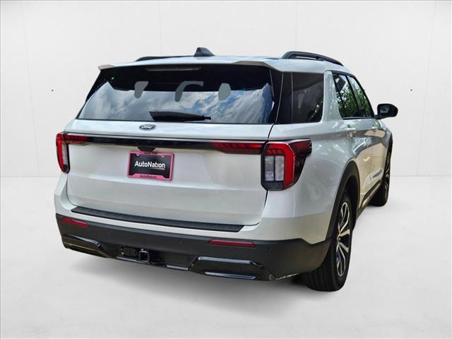 2025 Ford Explorer ST-Line photo 2
