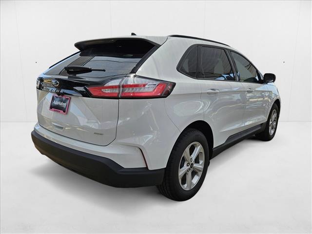 2024 Ford Edge SE photo 2