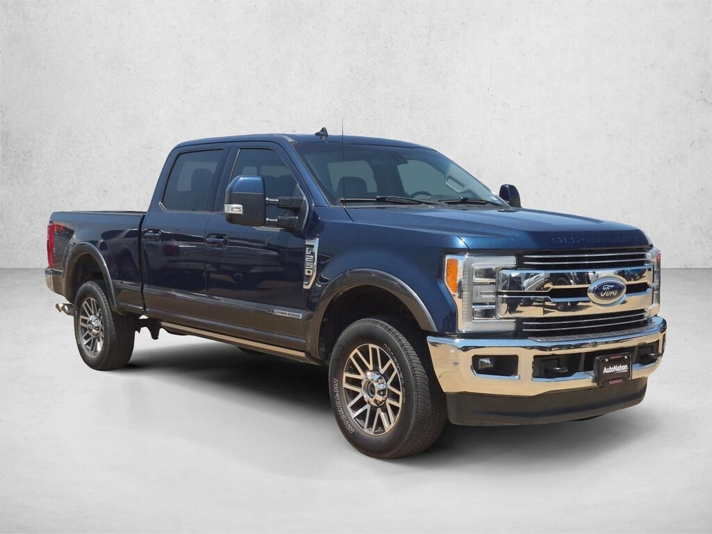 Used 2019 Ford F-250 LARIAT Truck Crew Cab