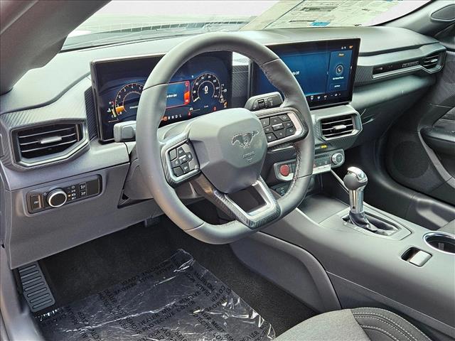 2025 Ford Mustang EcoBoost photo 3