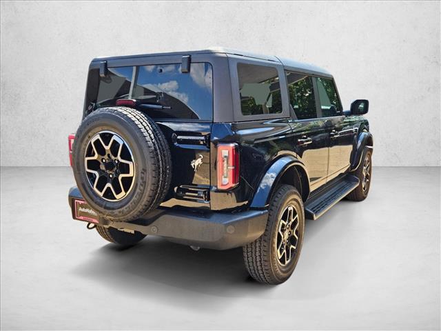 2025 Ford Bronco Outer Banks photo 2