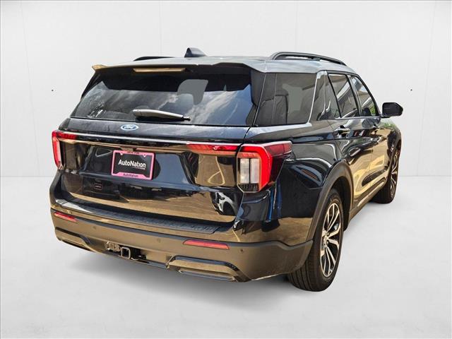 2025 Ford Explorer ST-Line photo 2