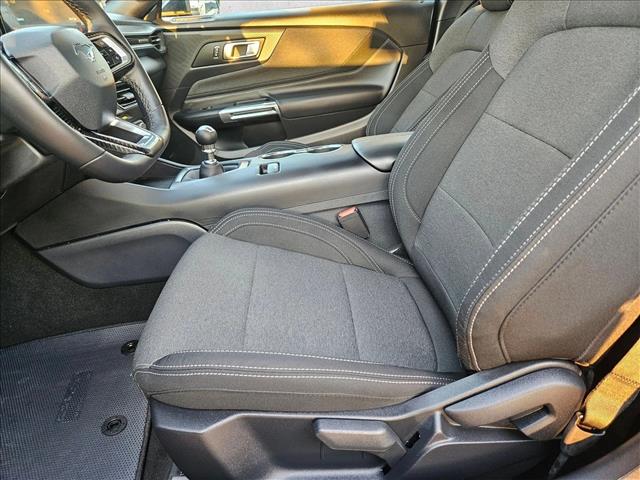 2025 Ford Mustang GT photo 4