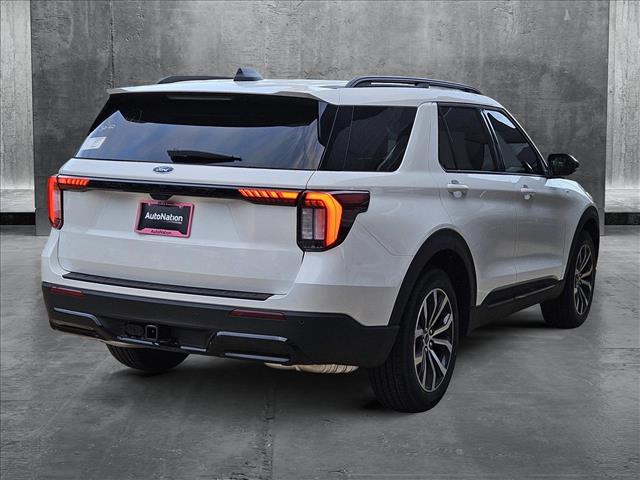 2025 Ford Explorer ST-Line photo 2