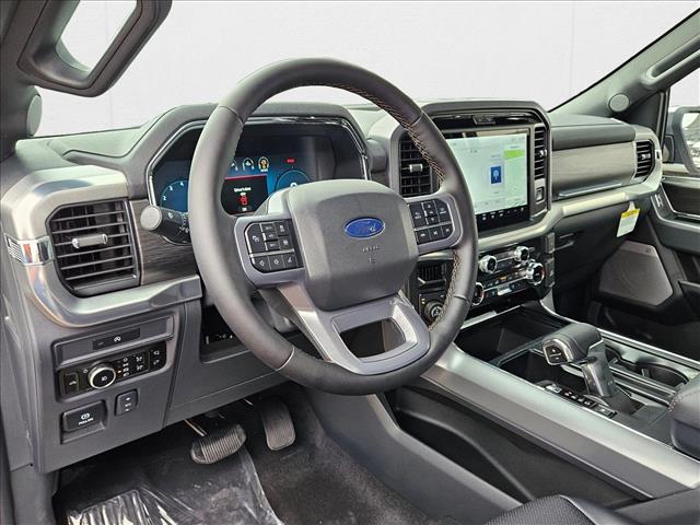 2025 Ford F-150 Lariat photo 3