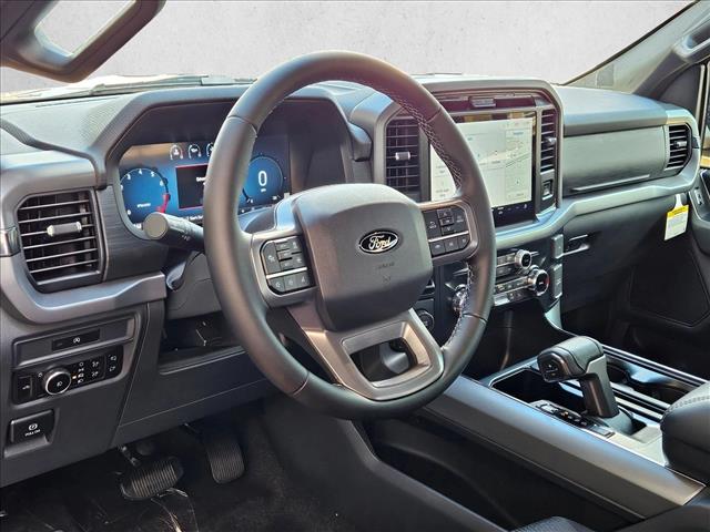 2025 Ford F-150 XLT photo 3
