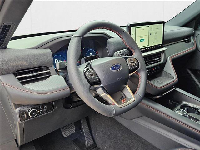 2025 Ford Explorer ST photo 3