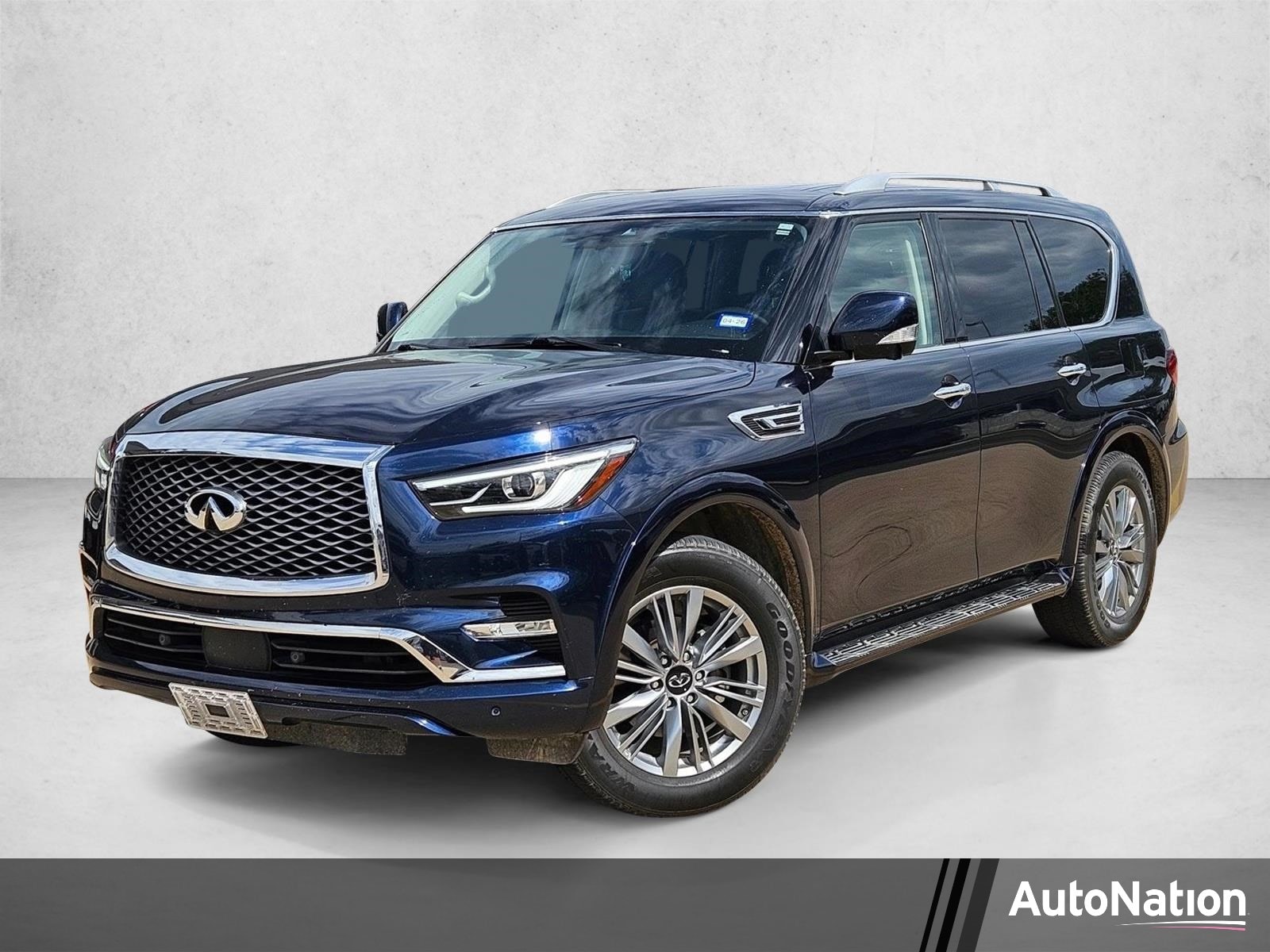 2021 INFINITI QX80's photo