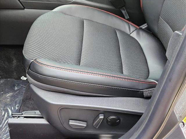 2025 Ford Escape ST-Line photo 4