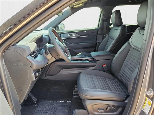 2025 Ford Explorer ST-Line photo 3