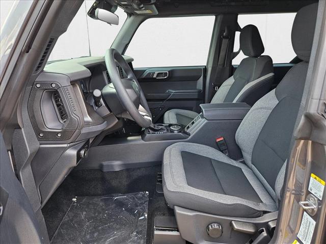 2025 Ford Bronco Base photo 4