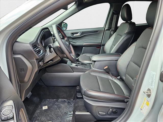 2025 Ford Escape ST-Line photo 4