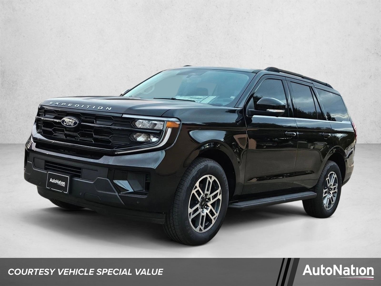 2026 Ford Expedition Active's photo