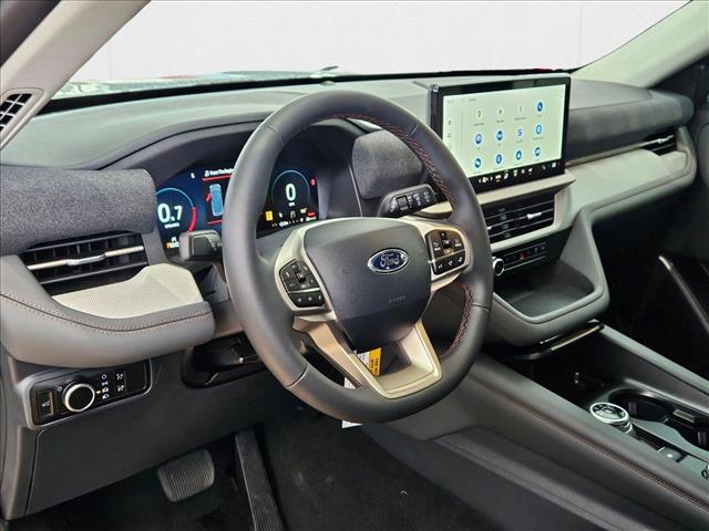 2025 Ford Explorer photo 3
