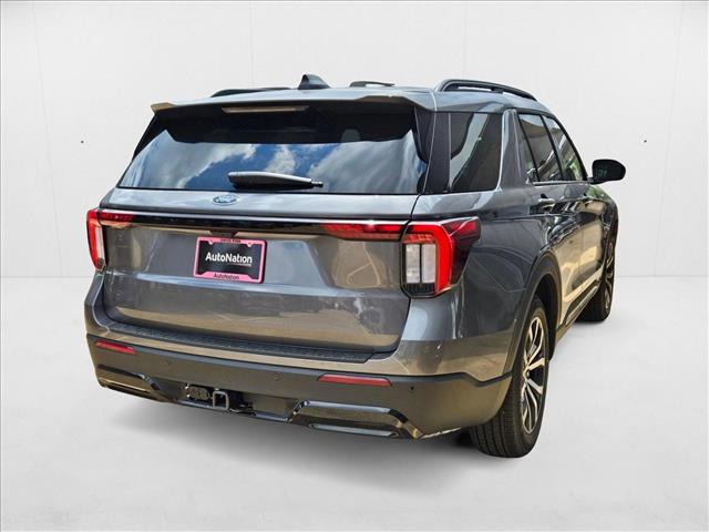 2025 Ford Explorer ST-Line photo 2